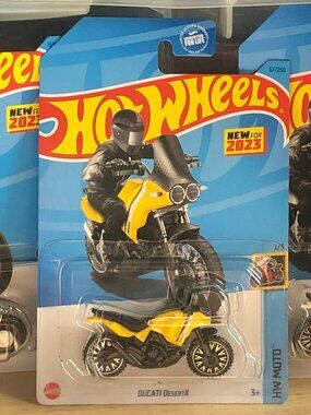 Hot Wheels Motorcycle Set Honda Super Cub & Ducati DesertX (3 Cars)